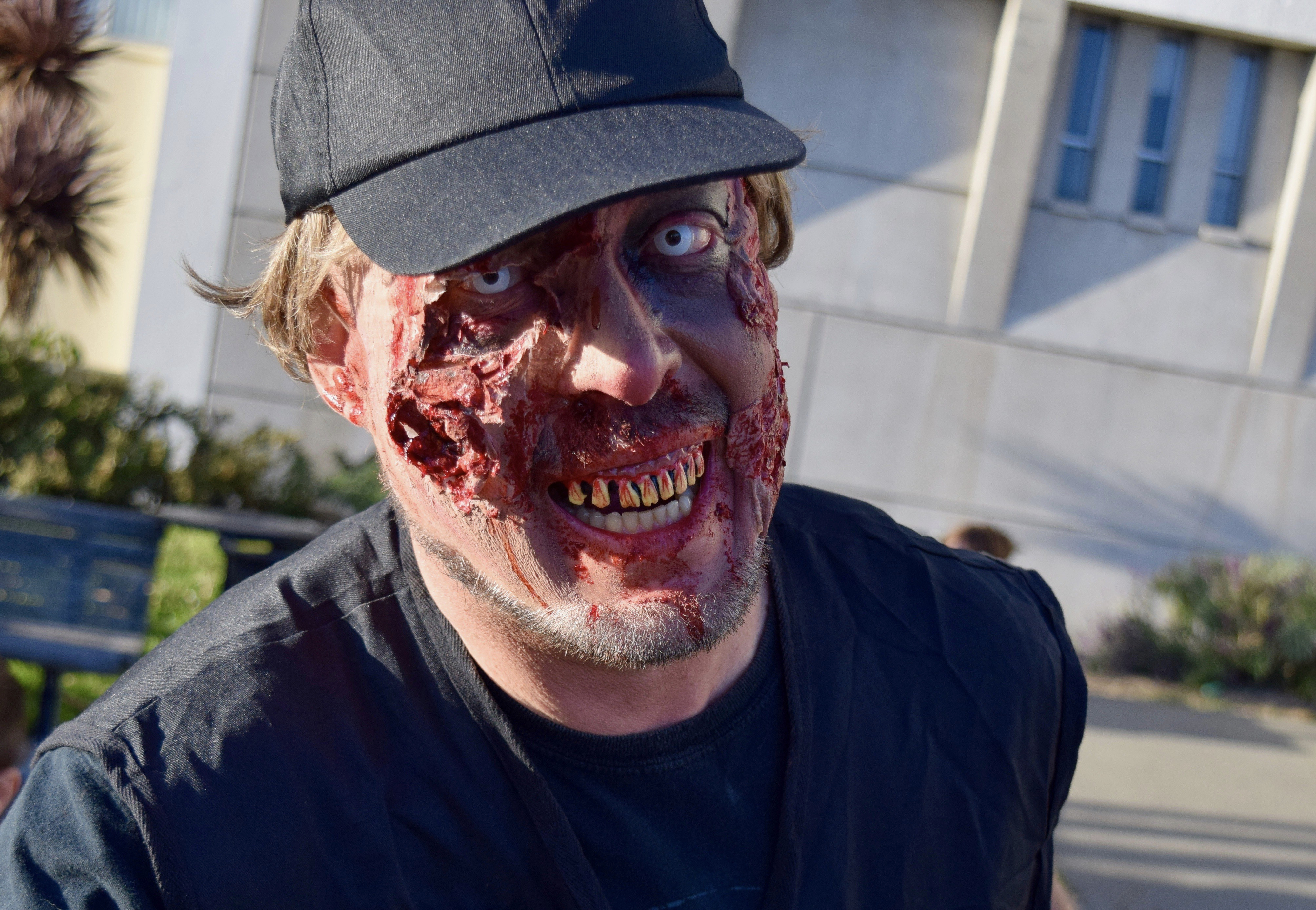 Walking dead around Eureka