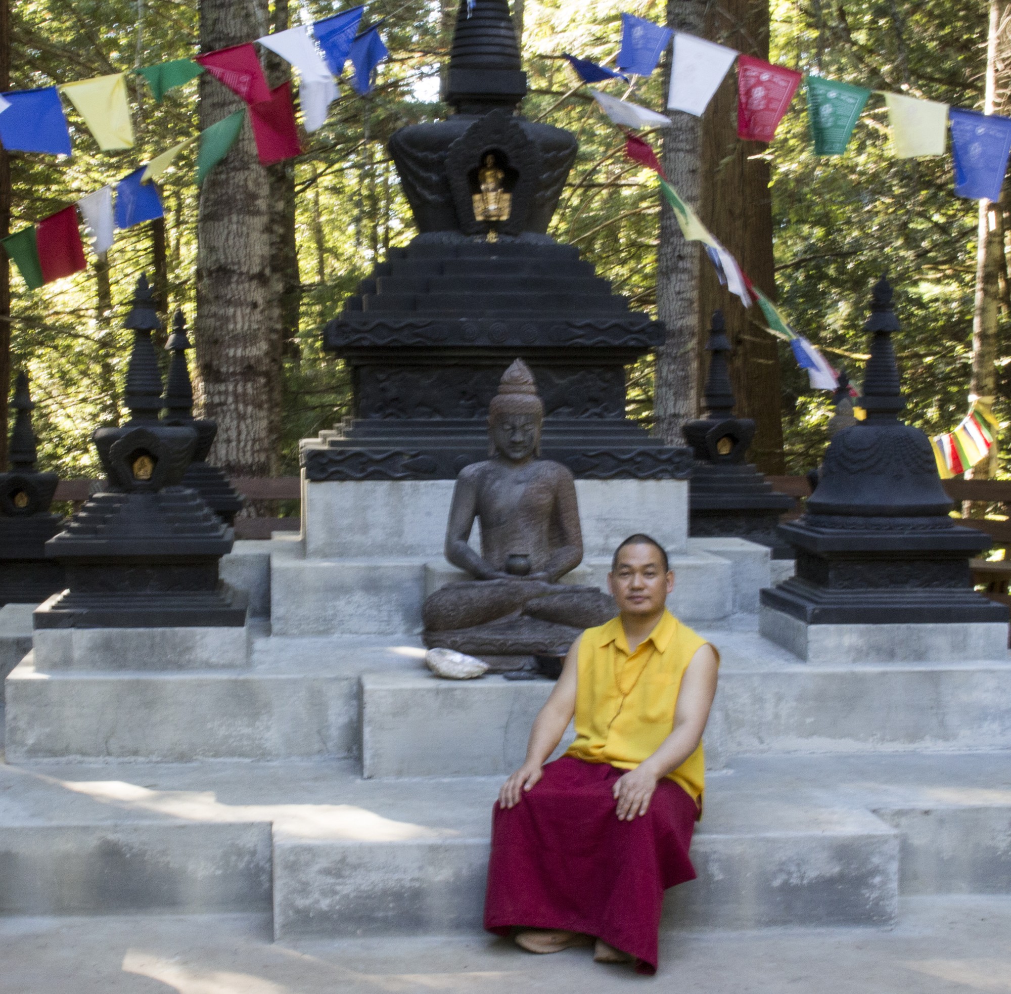 Local Buddhism School Consecrates New Buddha Statue