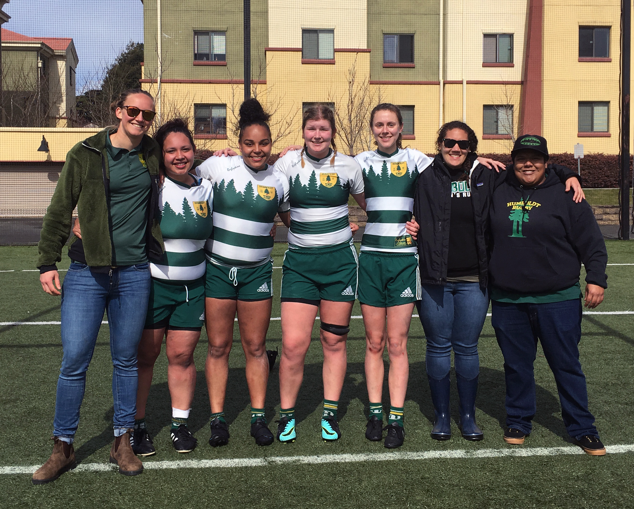 Seniors stunt in final home game