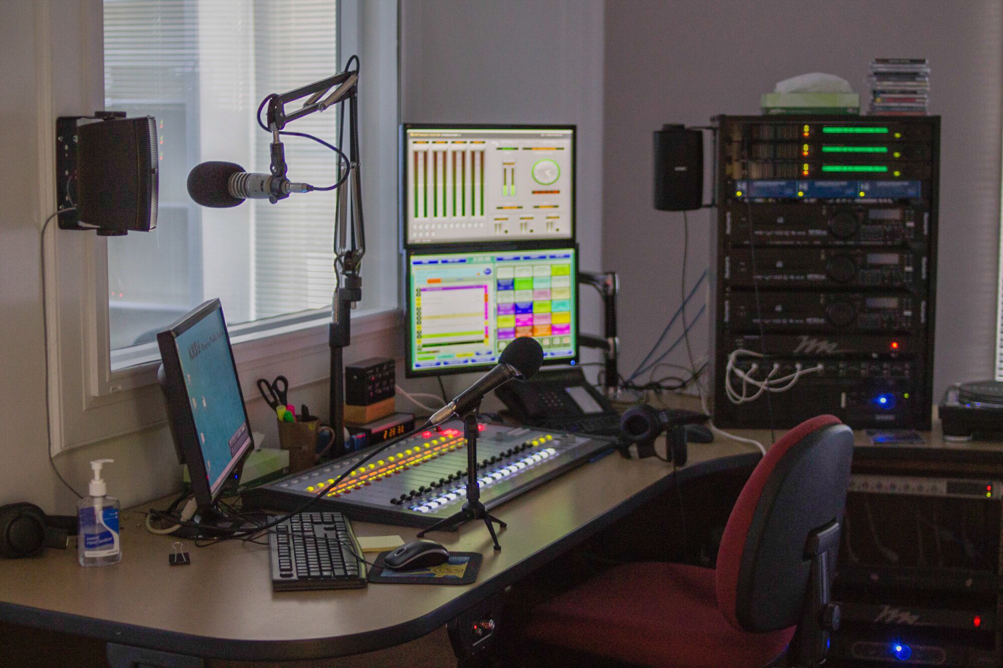 Roadblocks fail to phase KHSU