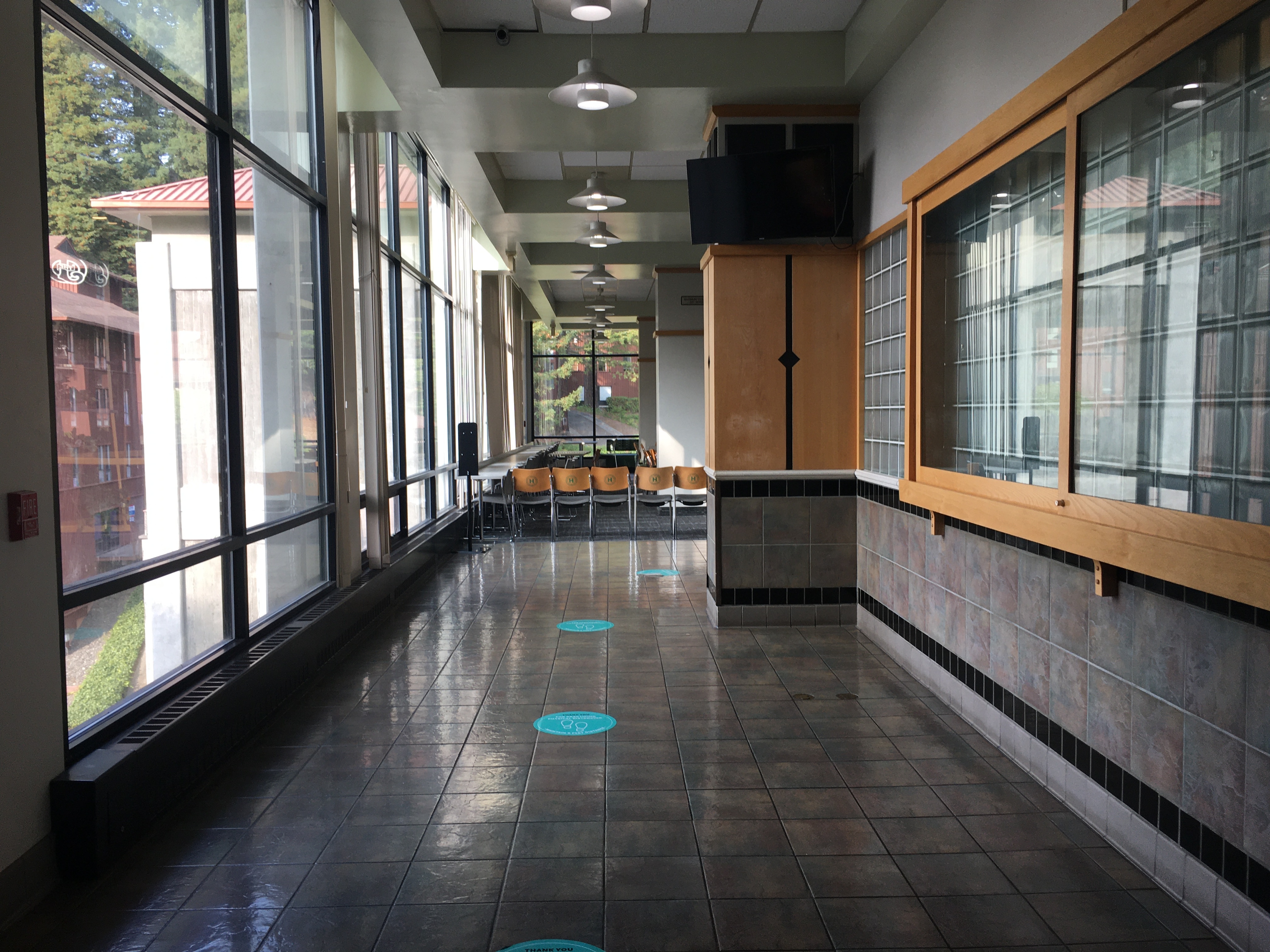 Students are dining in during the COVID-19