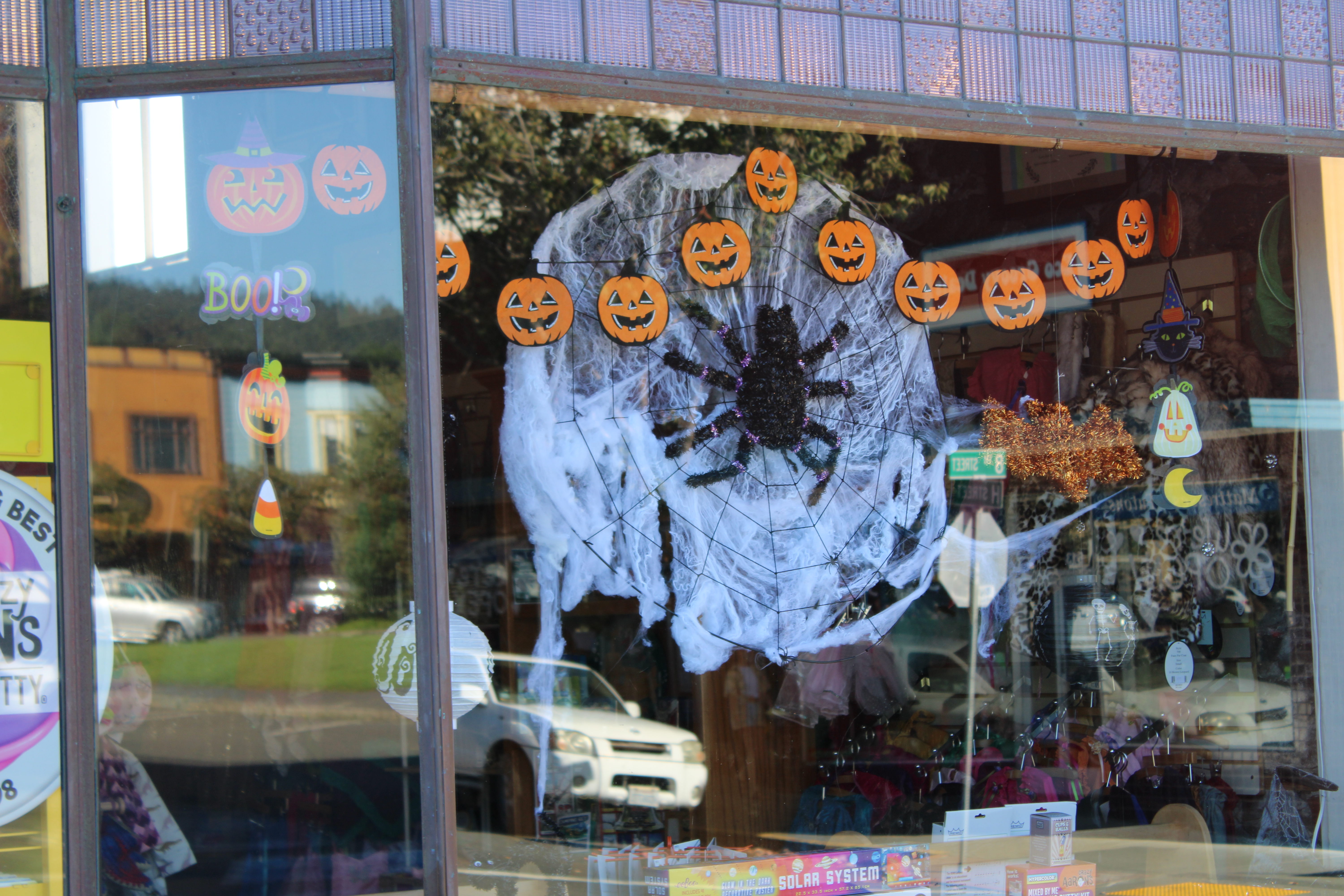 Arcata Plaza hosts a Halloween car parade