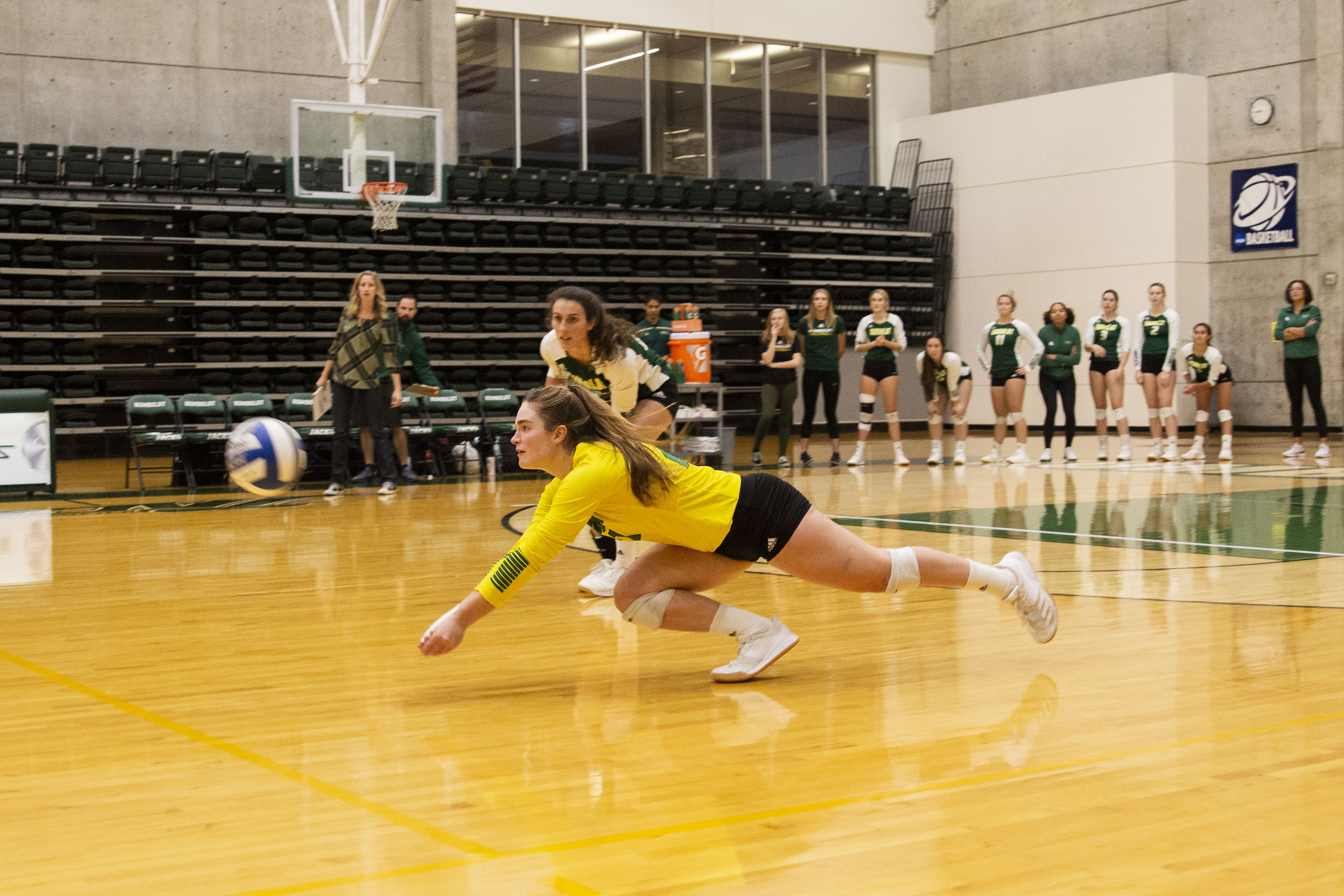 Women’s volleyball team practices during COVID-19 pandemic regardless of no season