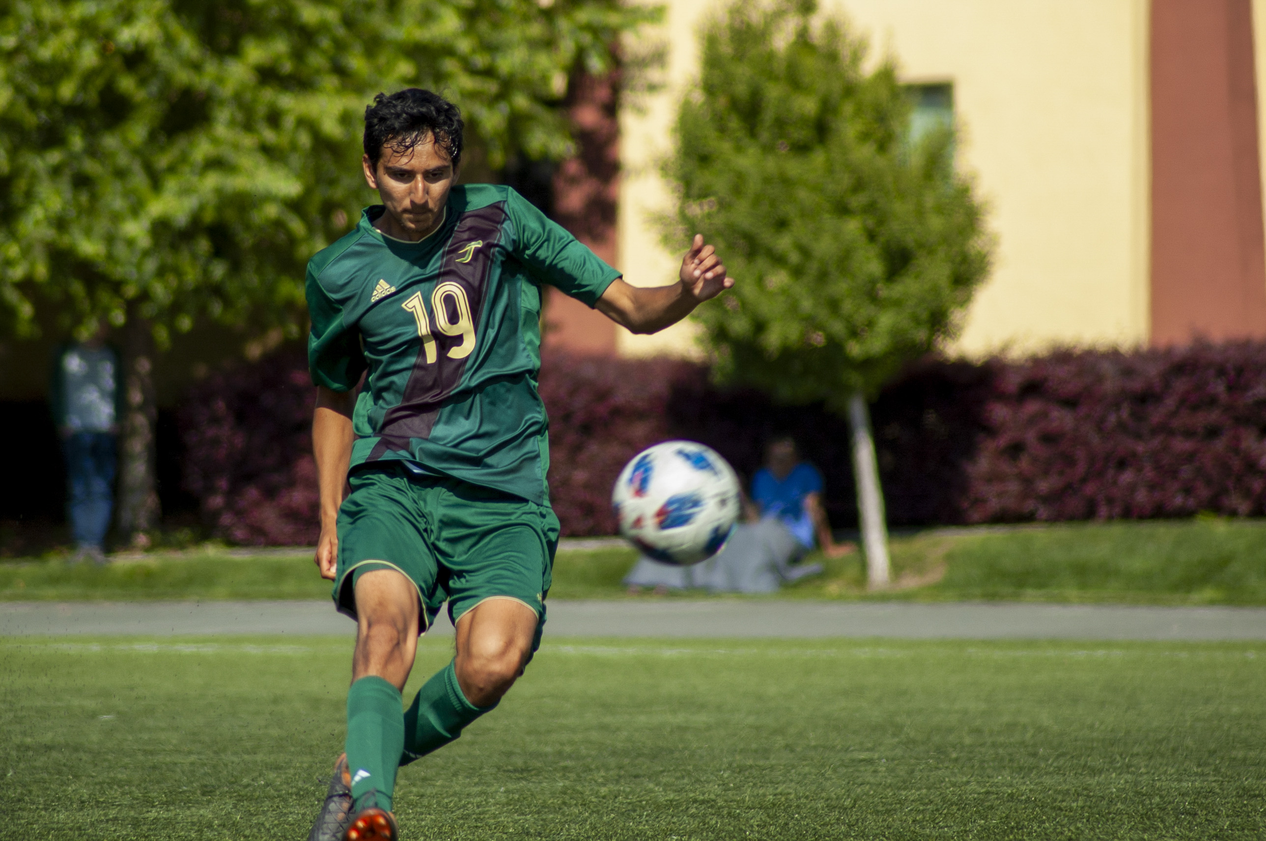 Local athlete continues to shine in college