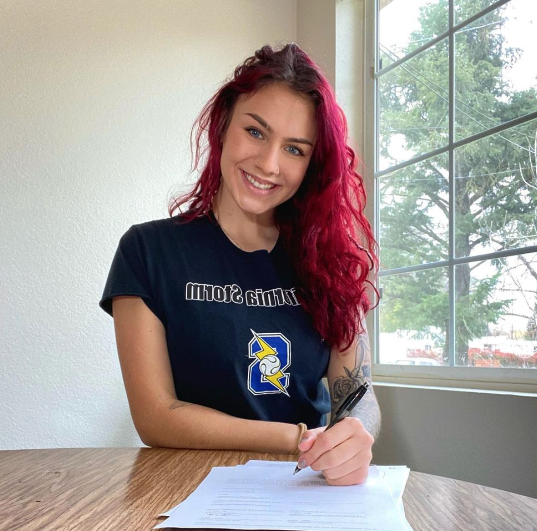 Former HSU goalkeeper Katelin Talbert signs first professional contract