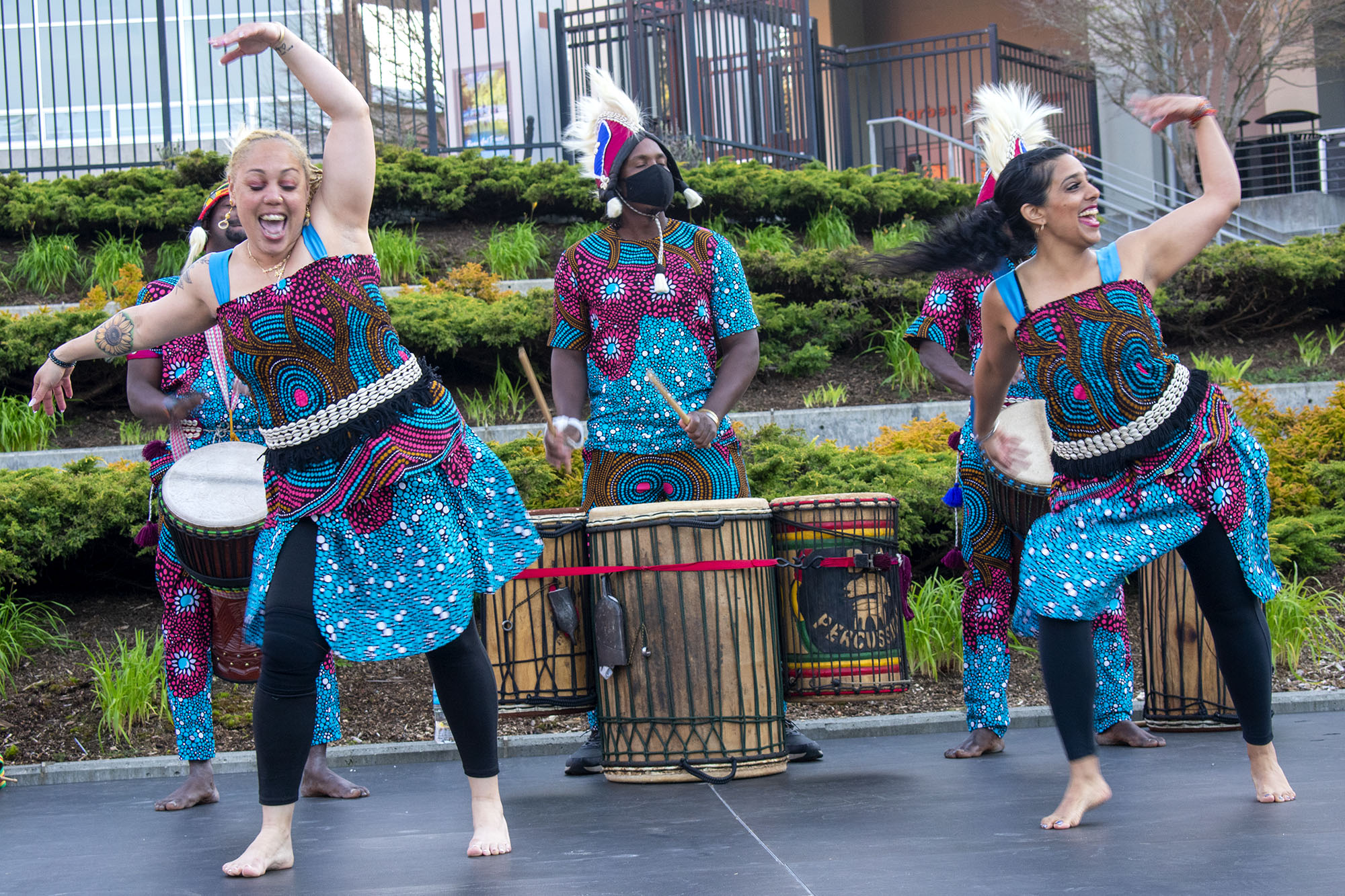 Basketball hosts Black Out Night