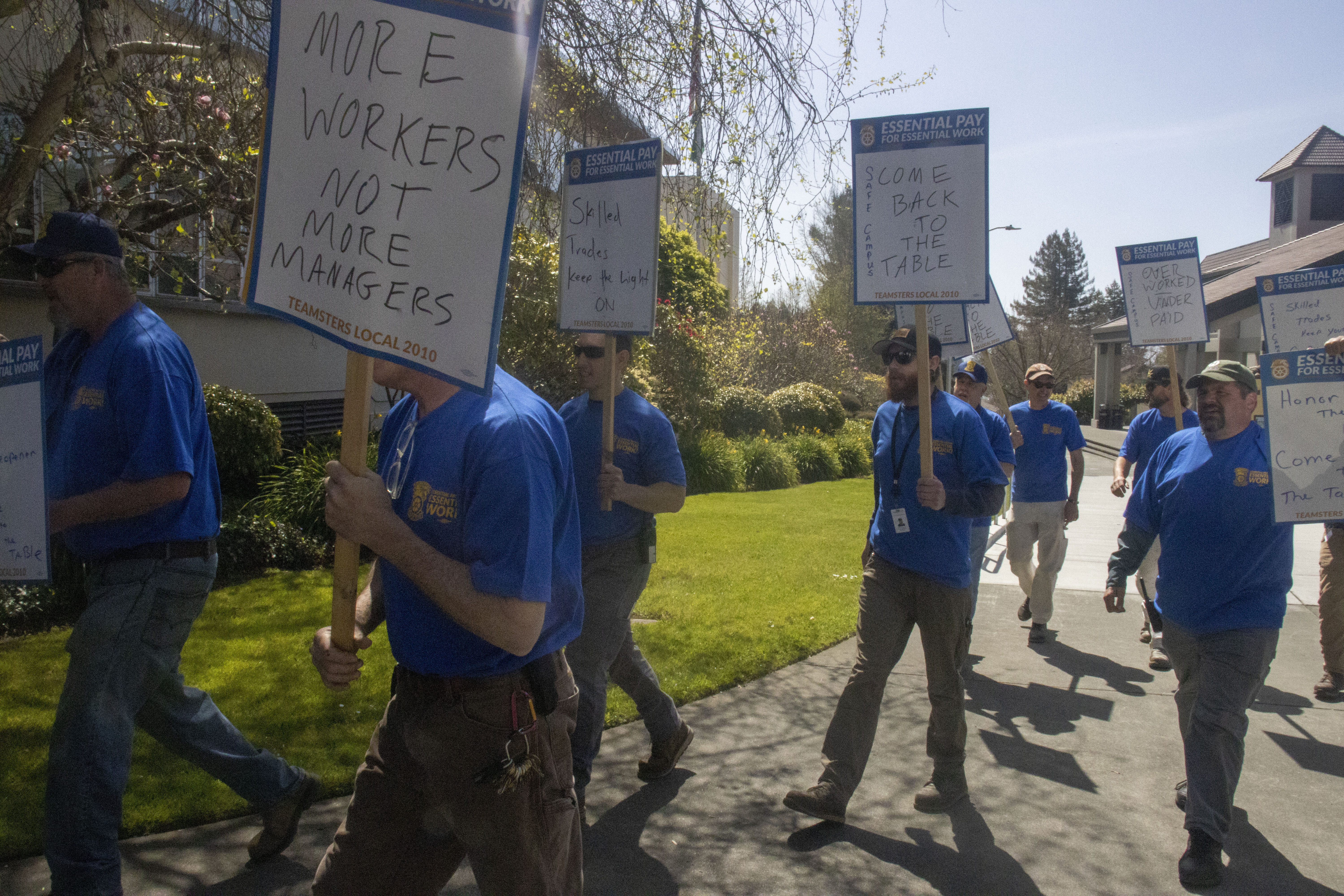 Teamsters Union demonstrate for better wages at Cal Poly Humboldt