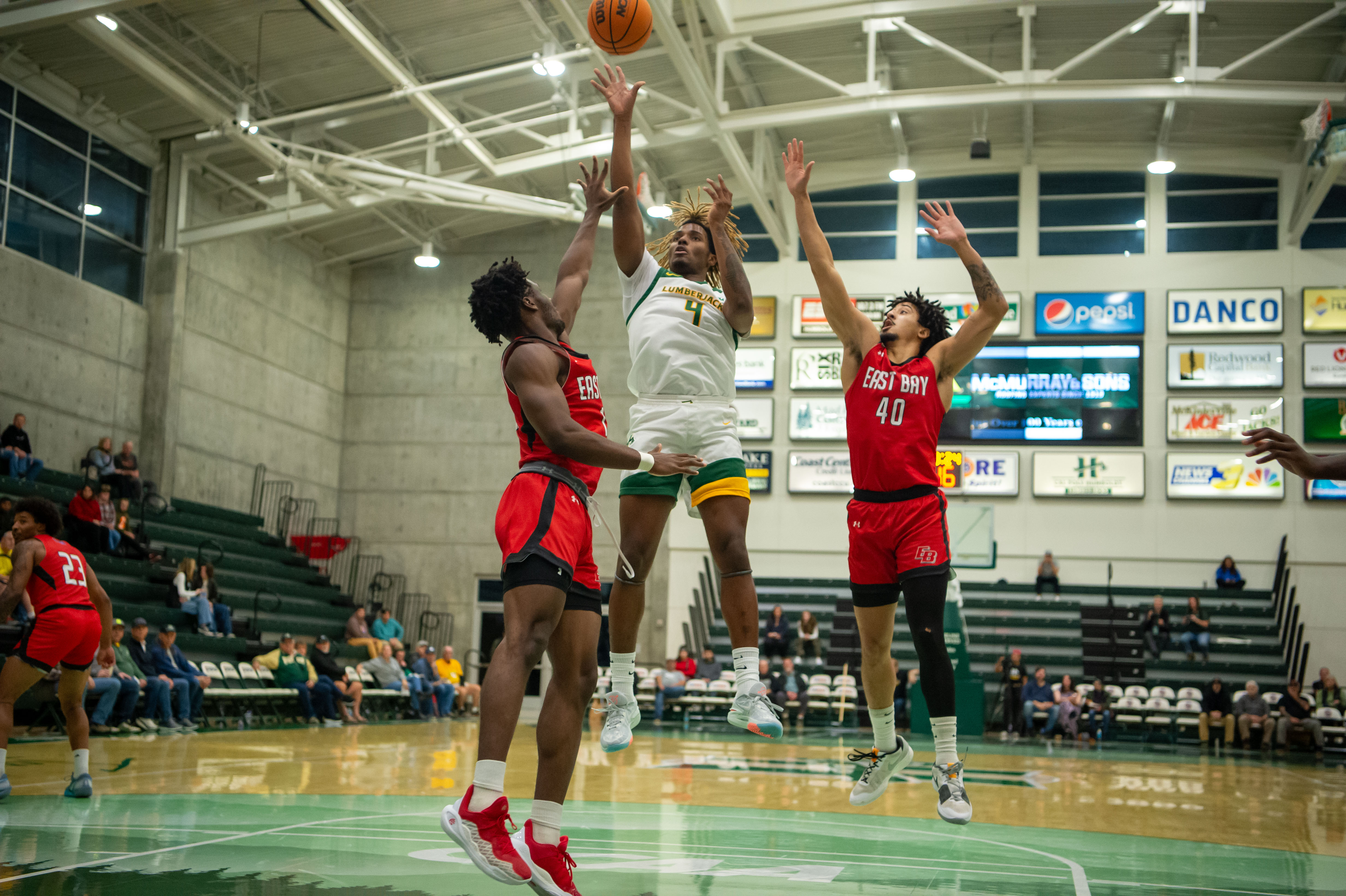 Men’s basketball catches fire with 5-game winning streak