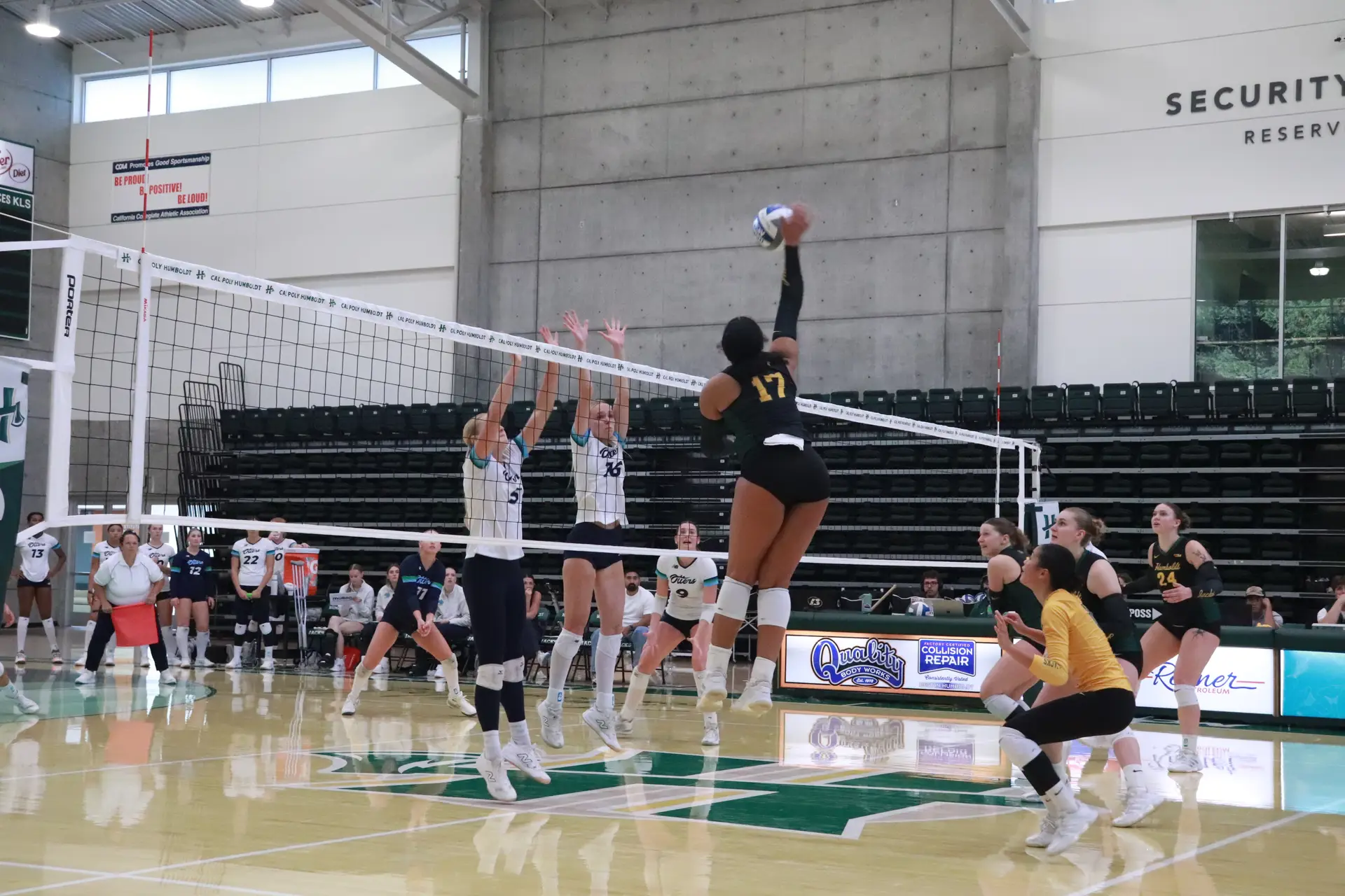 Lumberjacks dig deep to remain undefeated at home